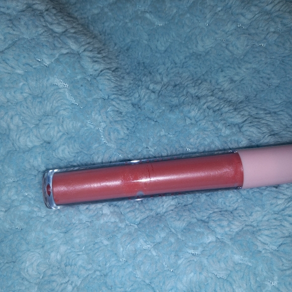 Estate Lip Icing Gloss-Semi-sheer brown rose with shimmer BNIB - Picture 9 of 9